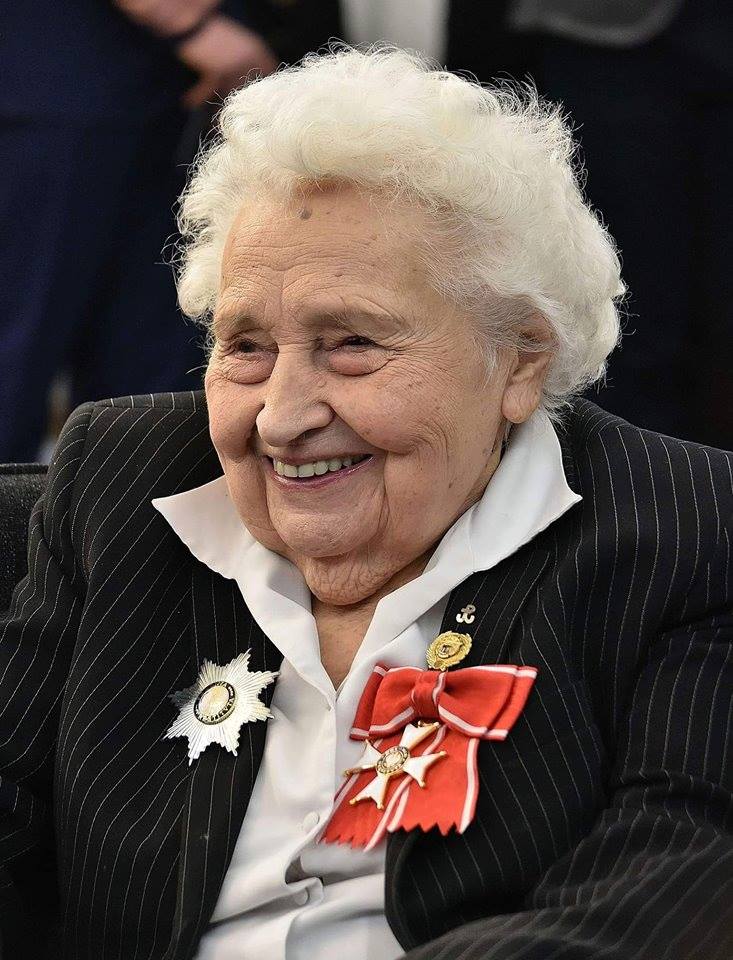 M_Urbanik__'s tweet photo. 110 lat temu urodziła się śp. Maria Mirecka-Loryś – całe życie oddane Polsce 🇵🇱
Autorytet, świadek historii, wzór patriotyzmu opartego na wierze, tożsamości i wolności.
Dowód, że służba Ojczyźnie nie kończy się wraz z wojną. https://t.co/0oTTz7Hfhj