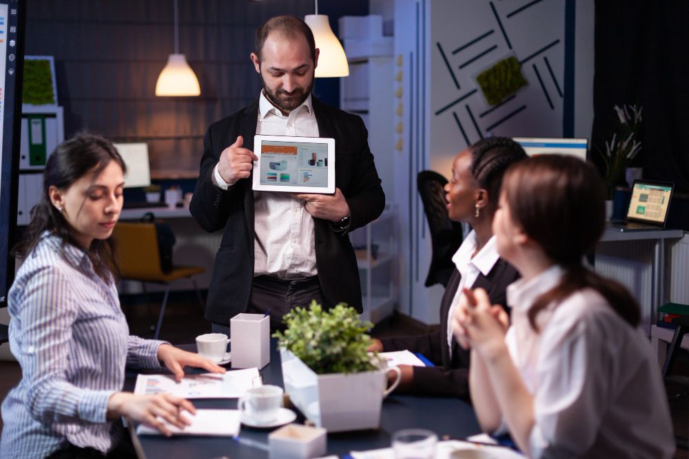 CommunicateME's tweet image. In the GCC’s $315.5M creator economy, PR &amp;amp; marketing agencies are the real power brokers — shaping trust, culture, and influence beyond follower counts. Why authenticity now beats scale.

 buff.ly/J638qih 

#GCC #InfluencerMarketing #BrandTrust