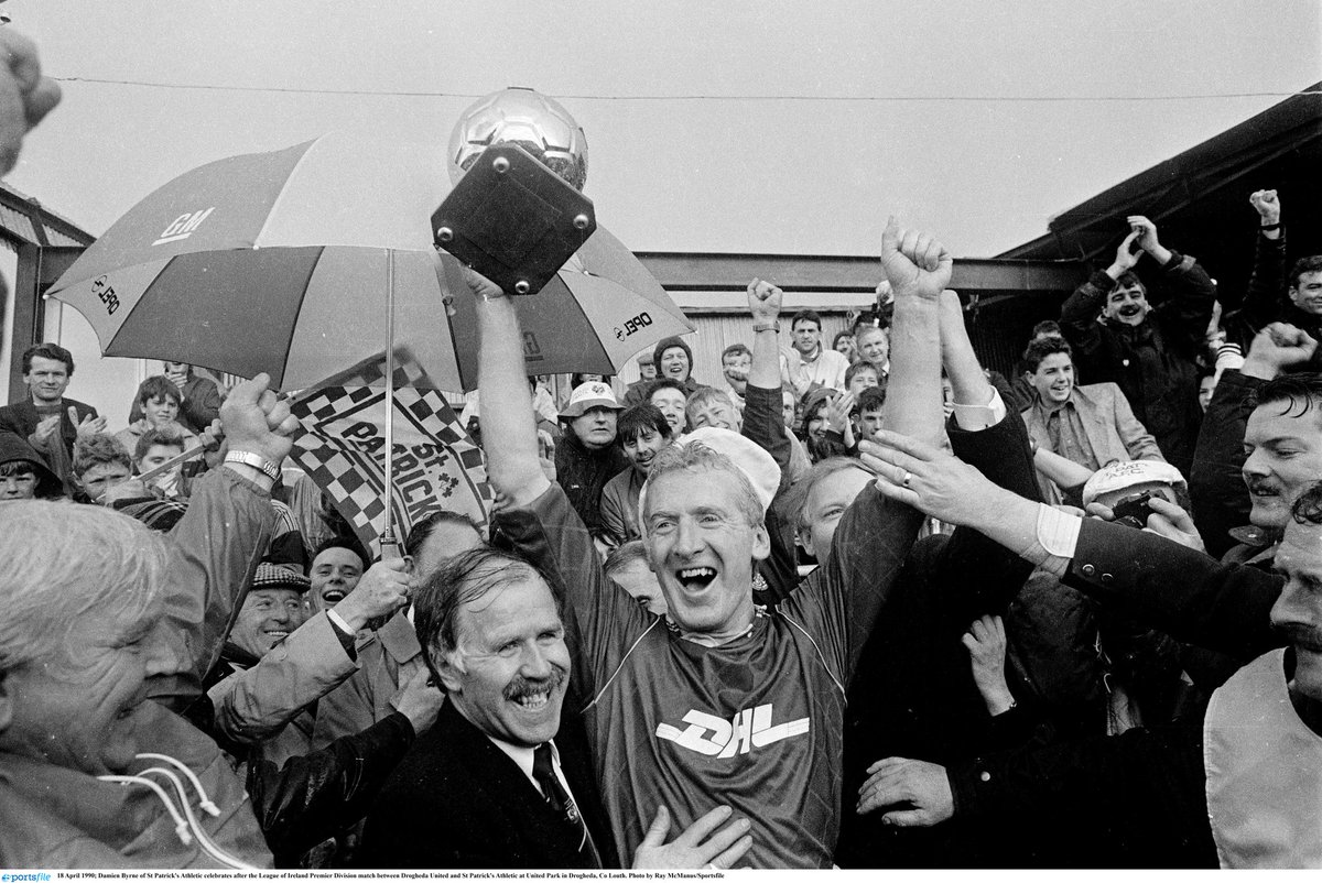 SoccerWritersIr's tweet photo. SWI send their condolences following the passing of 1990 Men’s Personality of the Year Damien Byrne. Captaining St Patrick’s Athletic to their first league title for 34 was recognised with the award. He’d won the Northern Ireland equivalent 3 years earlier playing for Ards. RIP https://t.co/HygebfGQGL