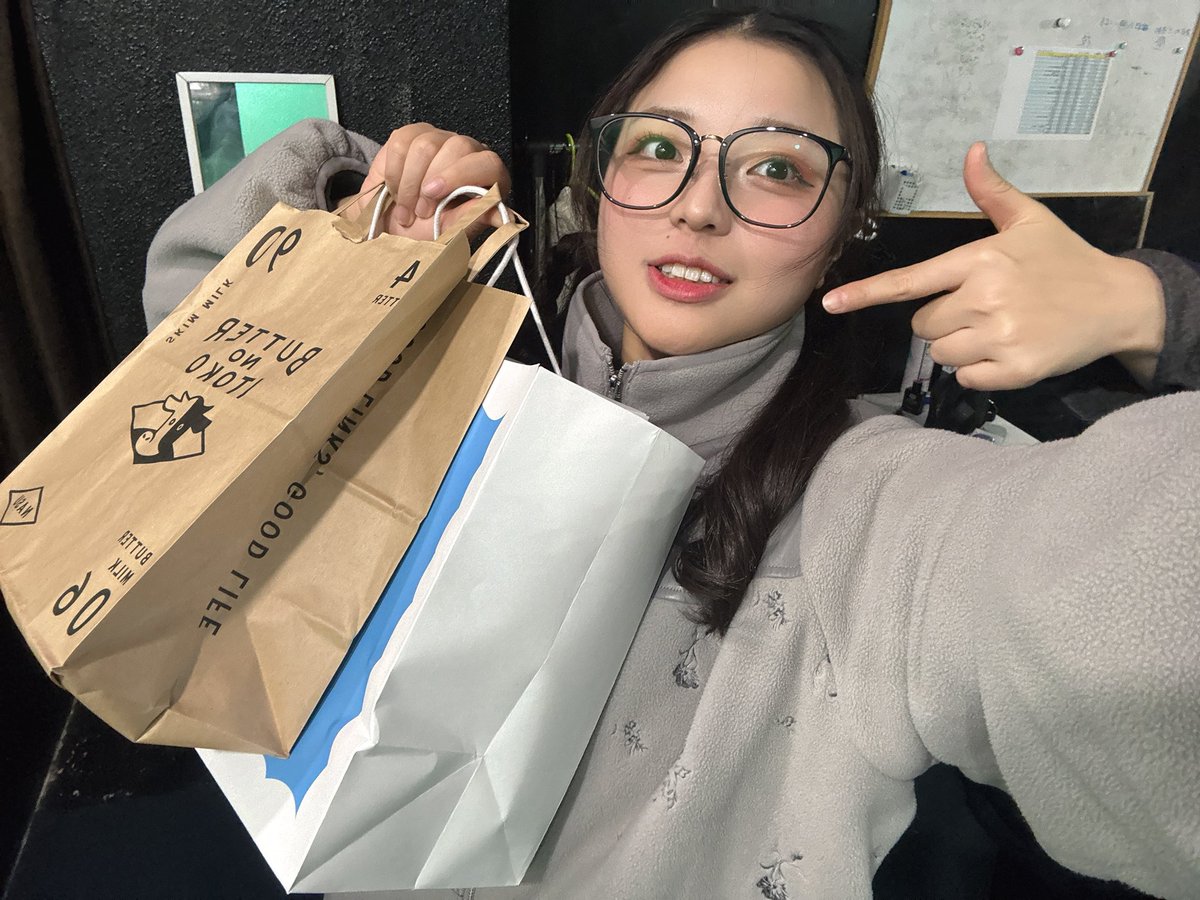 【即購入可◎】港区女子絶句寄席 cacao Wチャンス チェキ 2日目のソワレを無事終えました〜！🐻 差し入れやチェキのご購入本当に