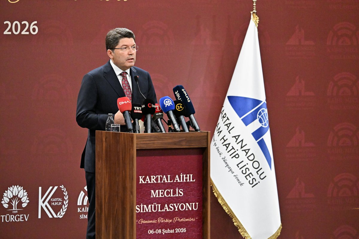 yilmaztunc's tweet photo. Kartal Anadolu İmam Hatip Lisesi öğrencilerimizin düzenlediği Meclis Simülasyonu programında geleceğimizin teminatı gençlerimizle bir araya geldik. 

Biz gençlerimize güveniyor, onların ülkemizi her daim daha ileriye taşıyacağına inanıyoruz. 

#TürkiyeYüzyılı’nı adalet duygusu gelişmiş, güçlü bir vicdana sahip bireyler olarak yetişen gençlerimizle birlikte inşa edeceğiz.

@kartalaihl
