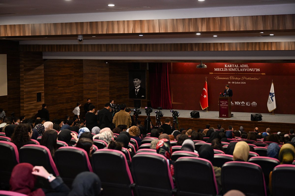 yilmaztunc's tweet photo. Kartal Anadolu İmam Hatip Lisesi öğrencilerimizin düzenlediği Meclis Simülasyonu programında geleceğimizin teminatı gençlerimizle bir araya geldik. 

Biz gençlerimize güveniyor, onların ülkemizi her daim daha ileriye taşıyacağına inanıyoruz. 

#TürkiyeYüzyılı’nı adalet duygusu gelişmiş, güçlü bir vicdana sahip bireyler olarak yetişen gençlerimizle birlikte inşa edeceğiz.

@kartalaihl