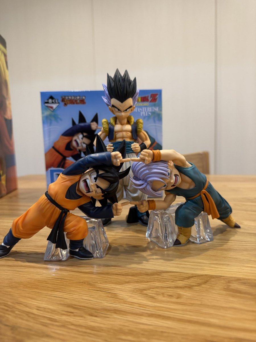 mmaabbon's tweet photo. ちょこちょこ集めてるDBフィギュアだけど今回のゴテトラフュージョン最高☺️
個体差でフュージョン失敗あるんじゃないかと思ったけど手首ボールジョイントになっててたまげた👏 https://t.co/WupnU1H4Yb