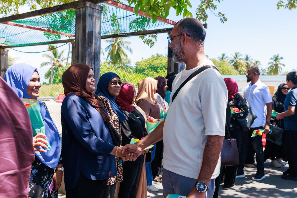 MoHamed_Irfn's tweet photo. ކުރިއަށް އޮތް ލޯކަލް ކައުންސިލް އިންތިޚާބު 2026 ގެ އައްޑޫސިޓީ ކެމްޕެއިން އިފްތިތާޙްކުރުމަށް ވަޑައިގެންނެވި ލީޑާޝިޕްގެ ބޭފުޅުންނަށް މަރުހަބާ ދެންނެވުން
@Adamshareefz 
@Shiyamaldives 
@AbdhullahRafiu 
#VotePNC
#LCE2026
#DhiveheengeRajje
#CongressPartyMV https://t.co/oXPPwdareg