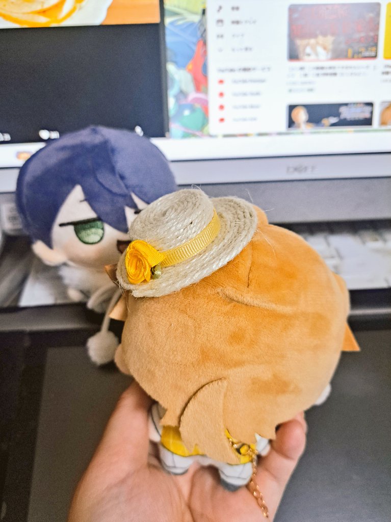 にじまるたちもちょっぴりおめかし カンカン帽がよく似合ってるよ