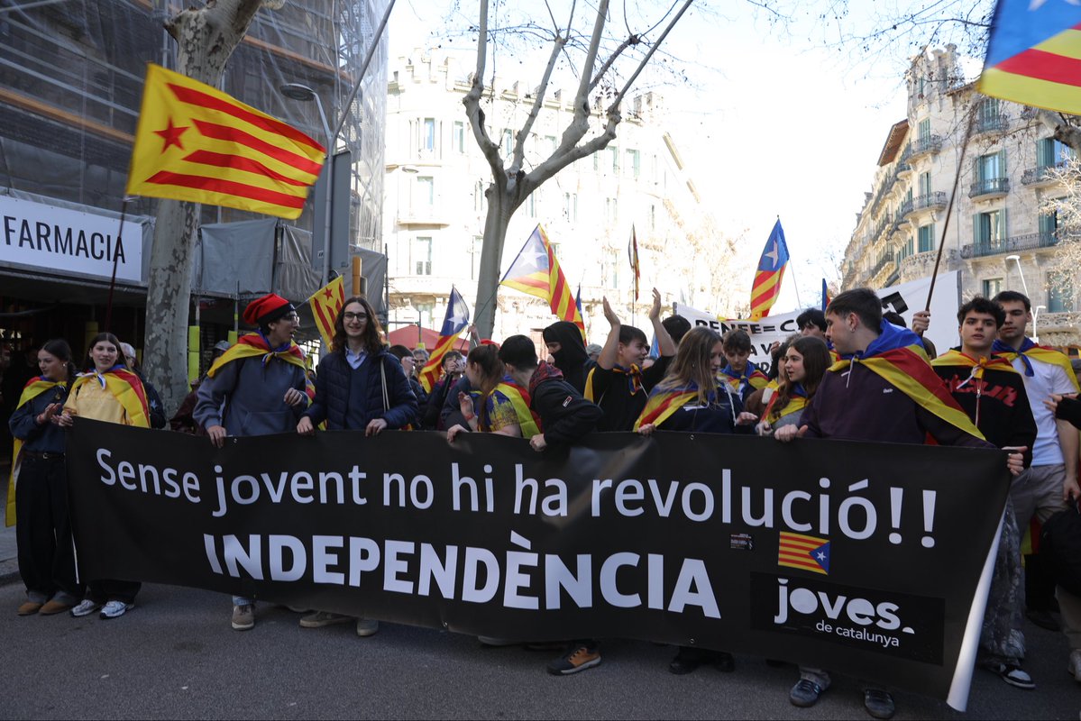 ✊Sense jovent no hi ha revolució! <a href="/assembleajoves_/">Assemblea de Joves de Catalunya</a>