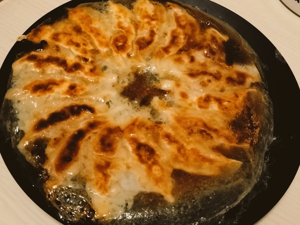 これはとっても上手に焼けた餃子
食べてる時に皮がぺろりんしちゃうけど美味しい