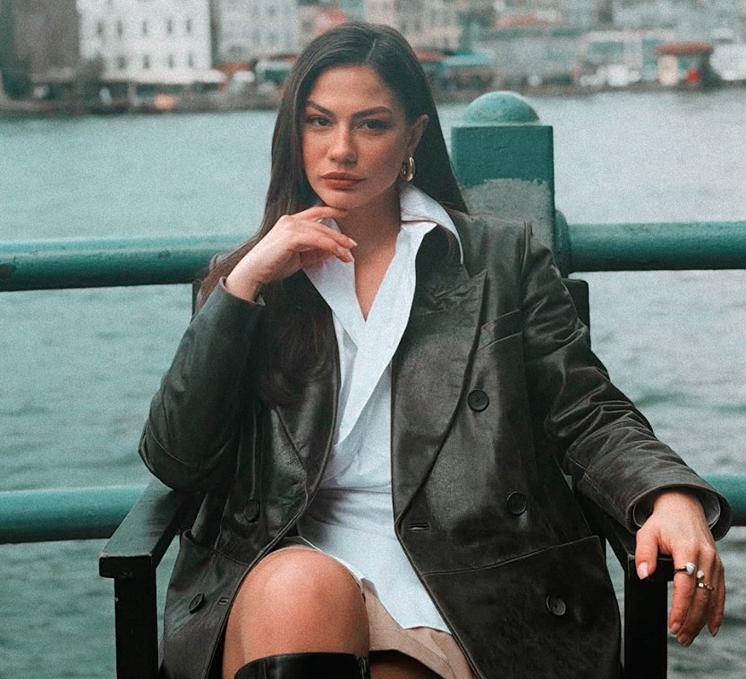 NİSAN'IN LOOKU ŞAKA MI, EŞREF TEK'İ ANLADIĞIMIZ DAKİKALARDAYIZ...❤️‍🔥

#eşrefrüya