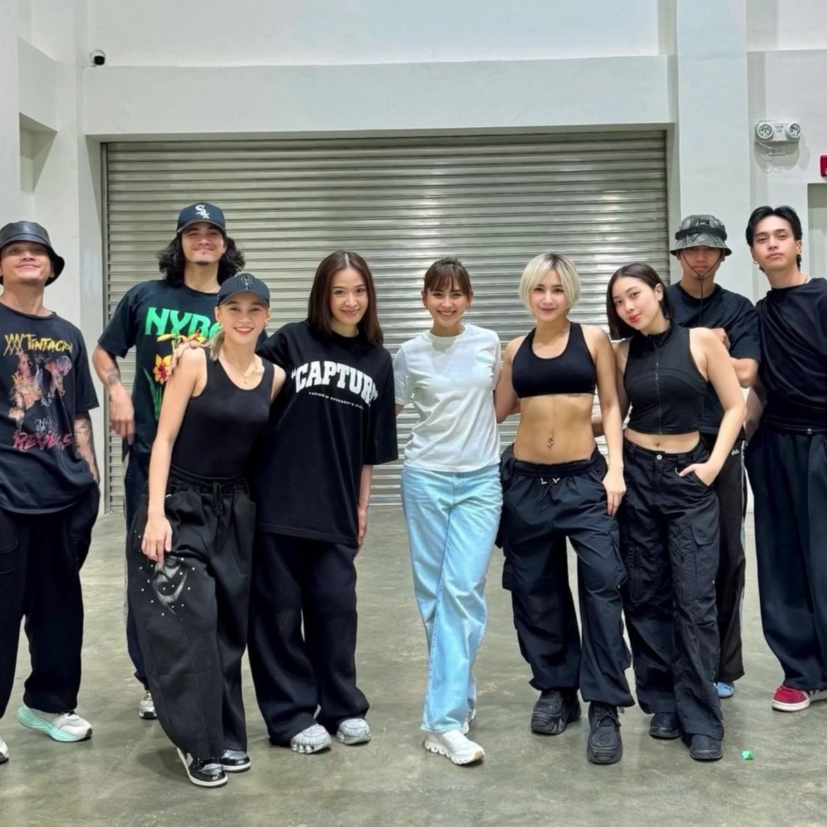 Team SG will definitely put on a wonderful show tonight! ✨

Wonderful Moments with SARAH G 
<a href="/JustSarahG/">Sarah Geronimo</a> #SarahGeronimo 

©️ <a href="/1111_swaggy/">Swaggy</a>