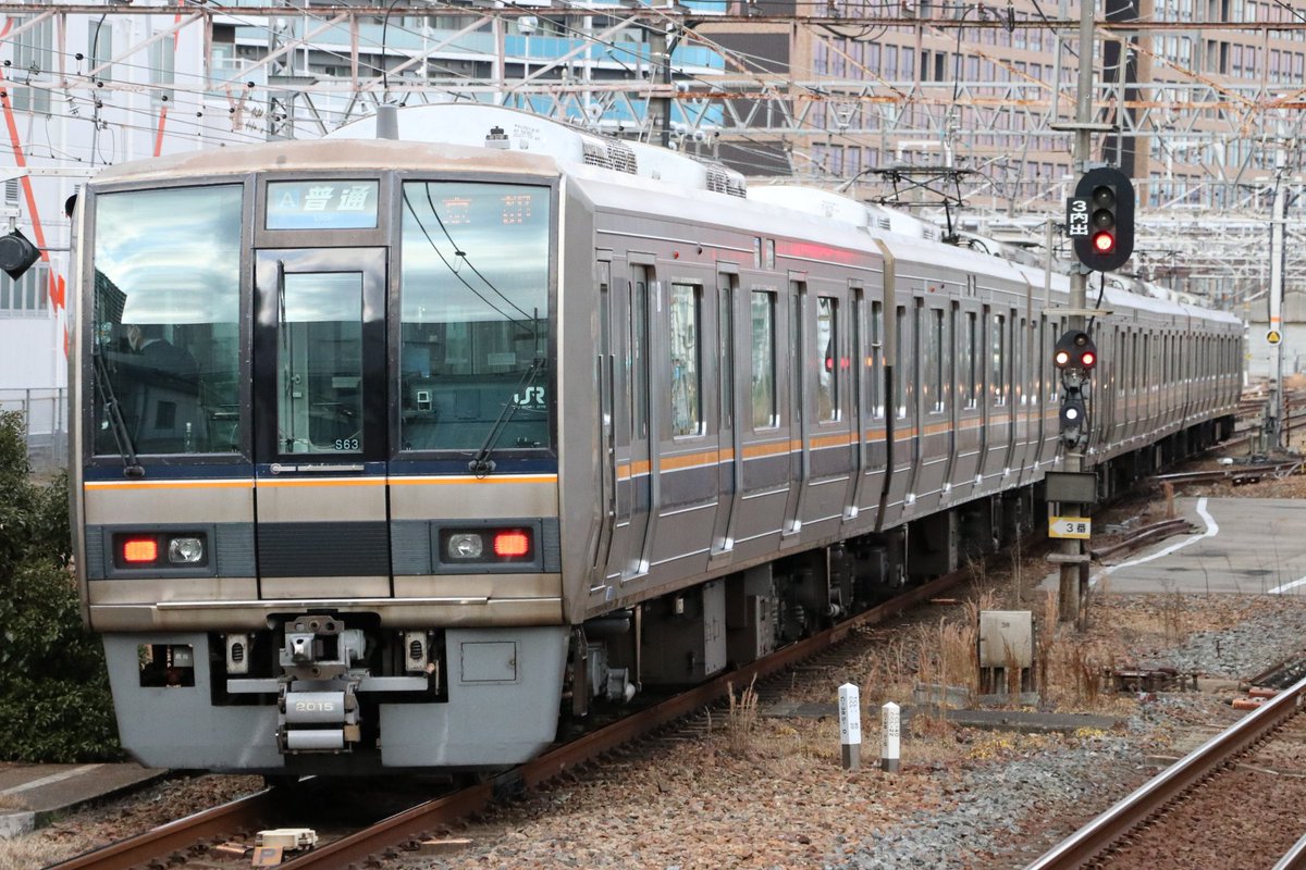 令和8年2月7日 186C 207系S63+T24 ほぼ原型顔の207系が通り掛かった