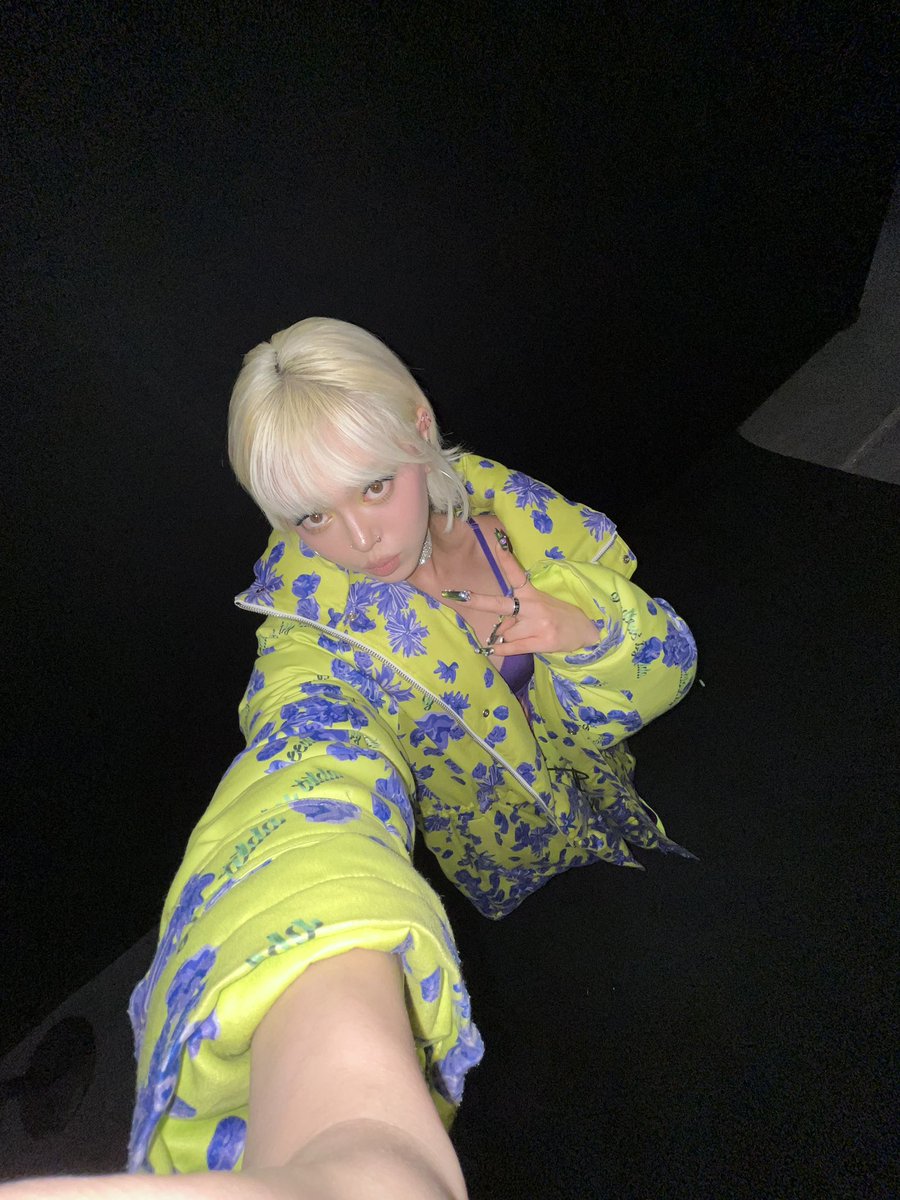 seriinade's tweet photo. long live fun fashion 💜💚 #GREEDILOUS #SFW2026 https://t.co/SKJijpzHt4
