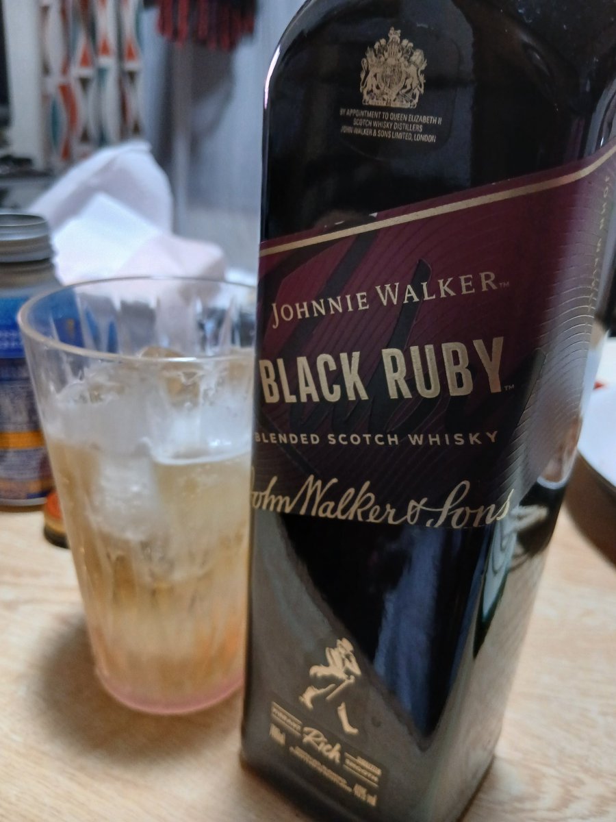NsWu7KsHRe16556's tweet photo. 今日はこれに決めたっ
#BLACKRUBY
#Whisky
#助かるラスカルw https://t.co/HITIMIyGFl