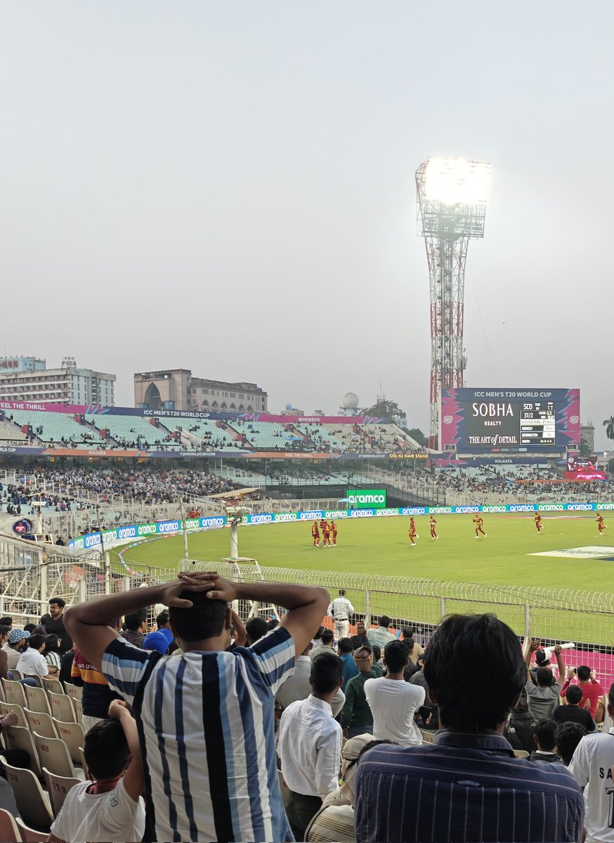titask9's tweet photo. What a catch @SHetmyer ! Barely believable! 
Eden Gardens crowd can barely believe..... 
Windies players lift Hetmyer ! 

#Wt20
#WIvSCO 
#icct20worldcup2026 https://t.co/IorSswW64G