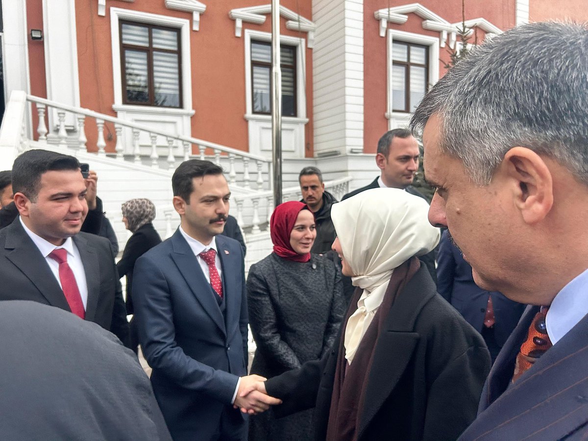 Kaymakamımız Sn Emre OĞUZTÜRK, bir dizi program kapsamında İlimize teşrif eden Aile ve Sosyal Hizmetler Bakanı Sn Dr.Mahinur  ÖZDEMİR GÖKTAŞ ve Milli Eğitim Bakanı Sn Yusuf TEKİN için Erzurum Atatürk Havalimanında gerçekleştiren karşılama programına katıldı.