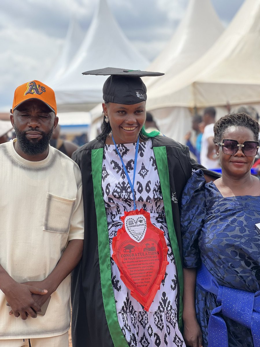 make a child smile tweet media