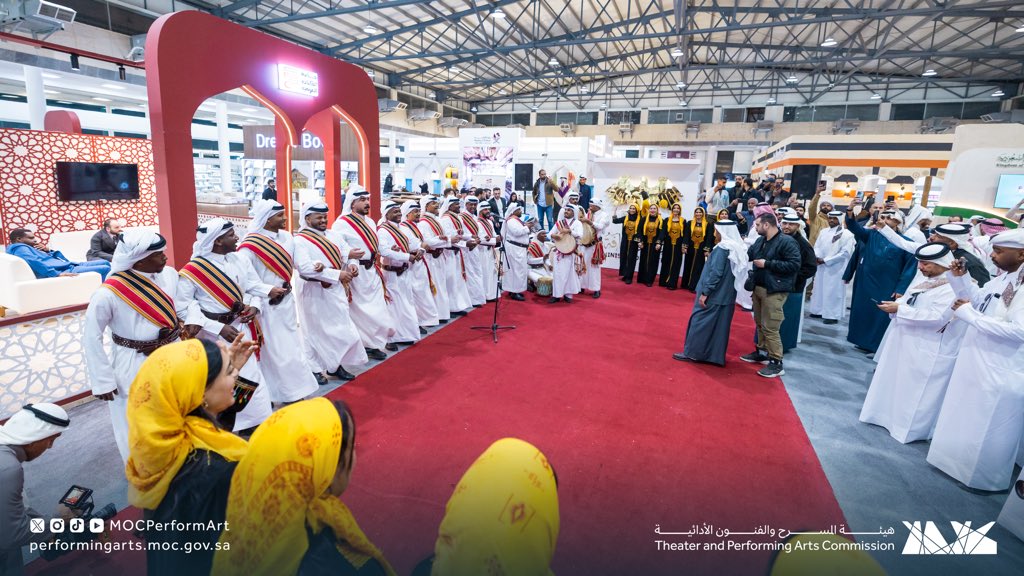 بحضور صاحب السمو الأمير بدر بن عبدالله بن فرحان آل سعود، وزير الثقافة، رئيس مجلس إدارة هيئة المسرح والفنون الأدائية، ومعالي وزير الثقافة السوري محمد ياسين صالح، وسعادة الشيخ عبدالرحمن بن حمد آل ثاني وزير الثقافة القطري يُفتتح الجناح السعودي في #معرض_دمشق_الدولي_للكتاب_2026 بتقديم