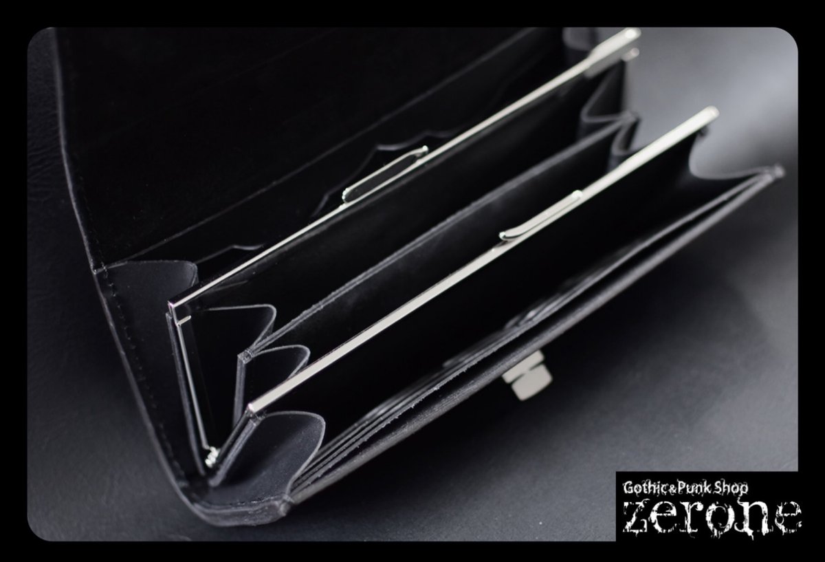 【🥀Lily-リリィ-長財布🥀】

3色1点ずつ #ロマアラ にて販売致します✨
本革手染めのお財布です❤️

カードは12枚入ります🦇✨