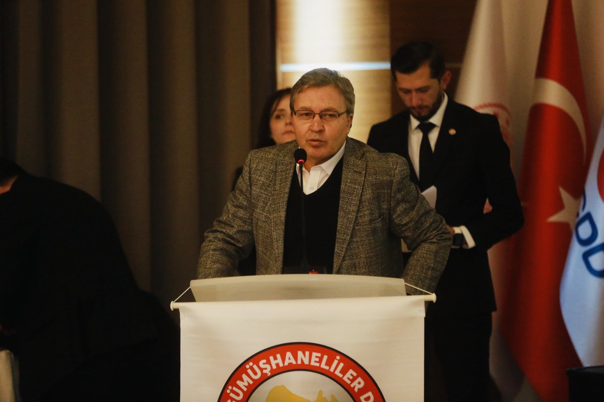 Feramuz Üstün tweet media