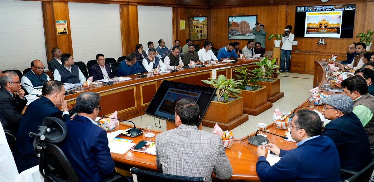 RHBGovOfficial's tweet photo. #Rajasthan’s City infrastructure projects must be completed on time with high quality to make our cities future-ready,” said Chief Secretary Shri V. Srinivas while chairing a high-level review meeting of the UDH. Easing congestion, affordable housing &amp; Green infra be on priority. https://t.co/ZzHZv2sr6p