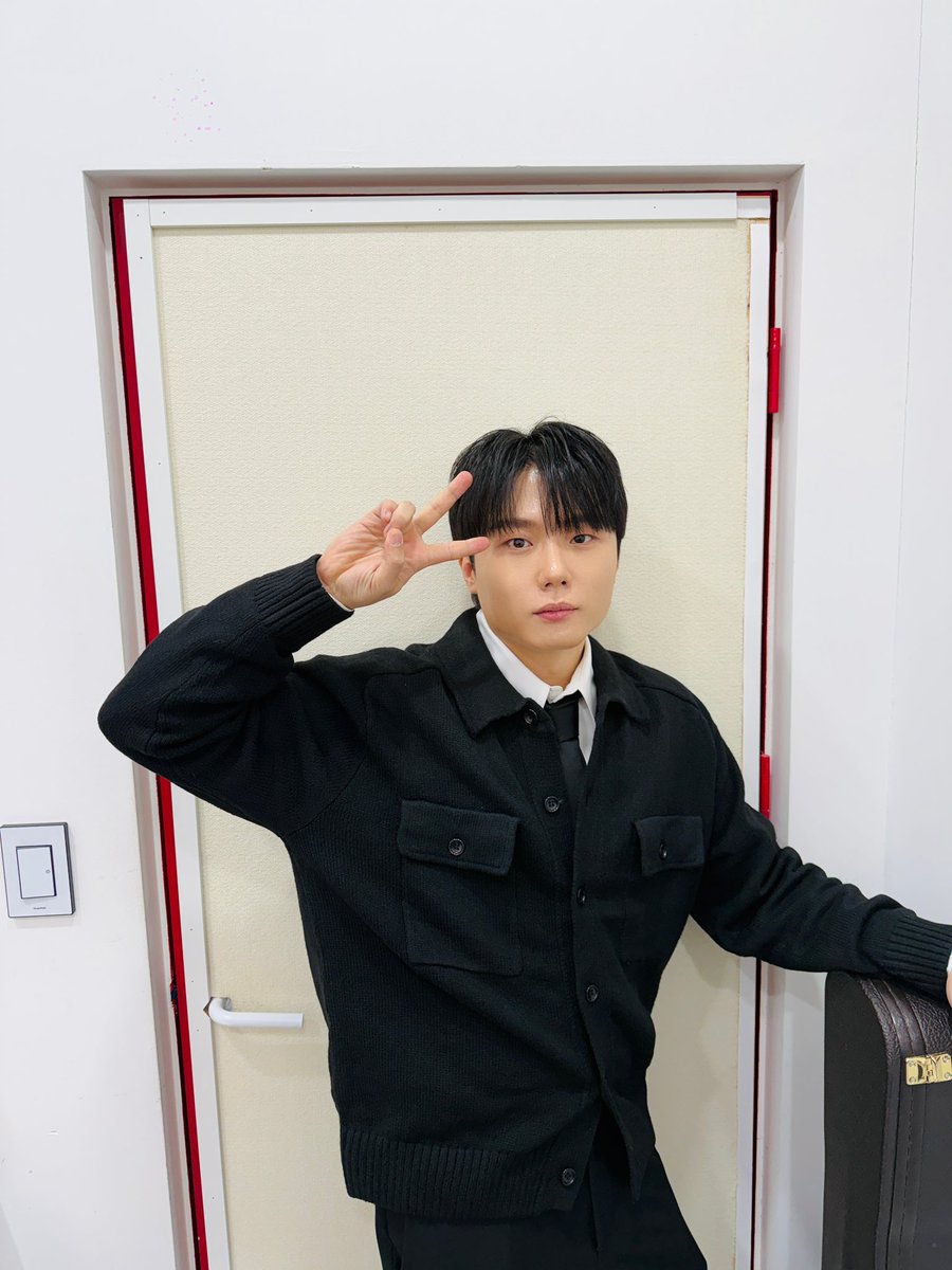 TophyunWorld's tweet photo. [#PHOTO]
#260207_미니콘서트_꽃_한_다발

찾아와 주신 모든 분들 감사합니다💐

#탑현 #Tophyun
#꽃한다발 https://t.co/YiE8kFfWBG