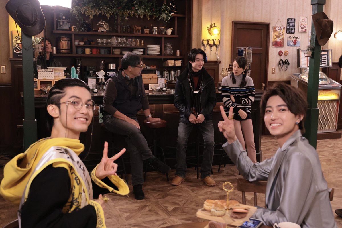 ／
#ゴジュウジャー
最終話まで思い出を振り返り🫶
撮影オフショットを
一挙公開📷✨
＼
 
ついに明日は最終話放送！
絶対にお見逃しなく☝️💍✨

#最終話まで毎日オフショット
#これにておしまい