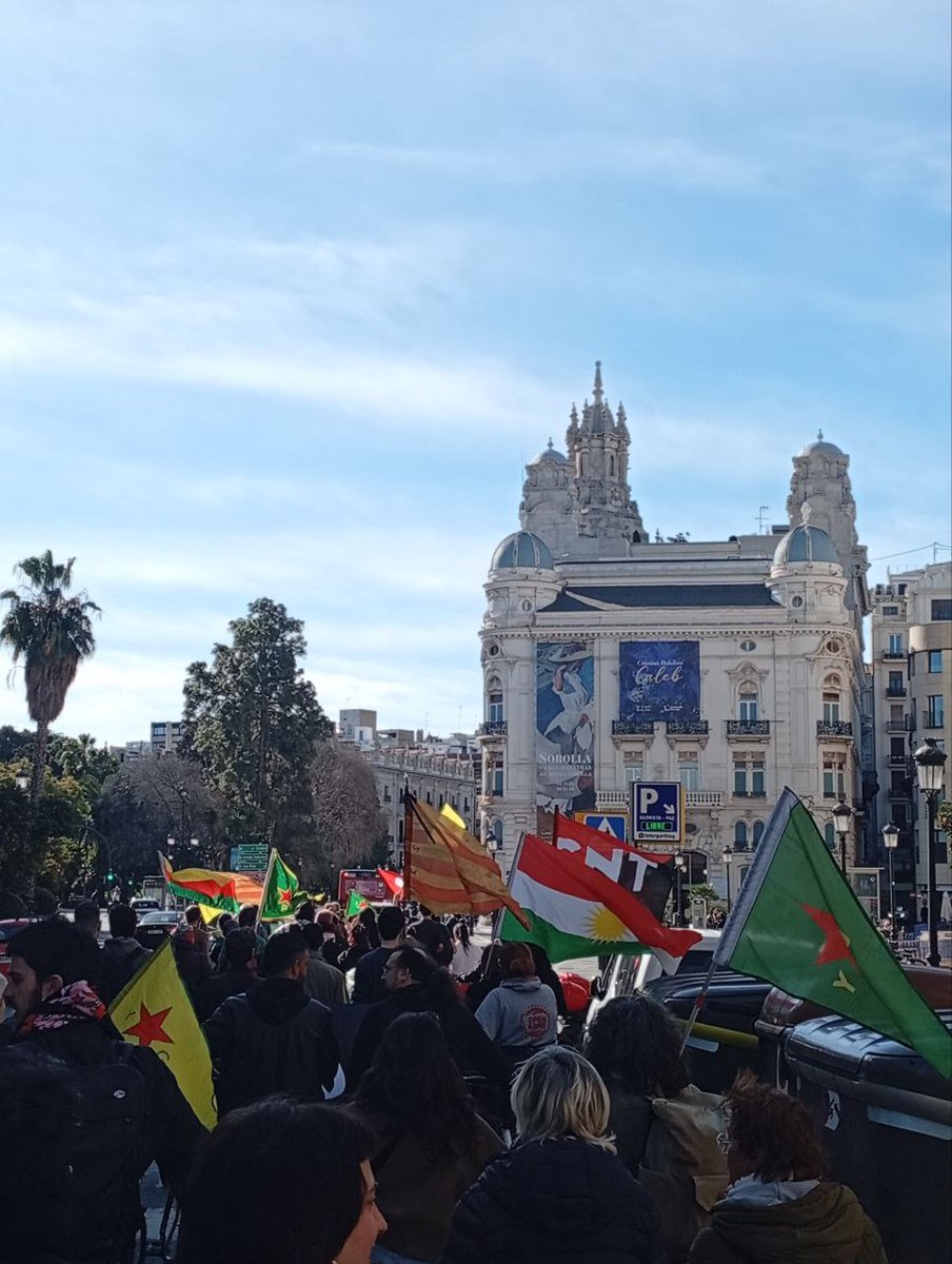 L'Accent tweet media