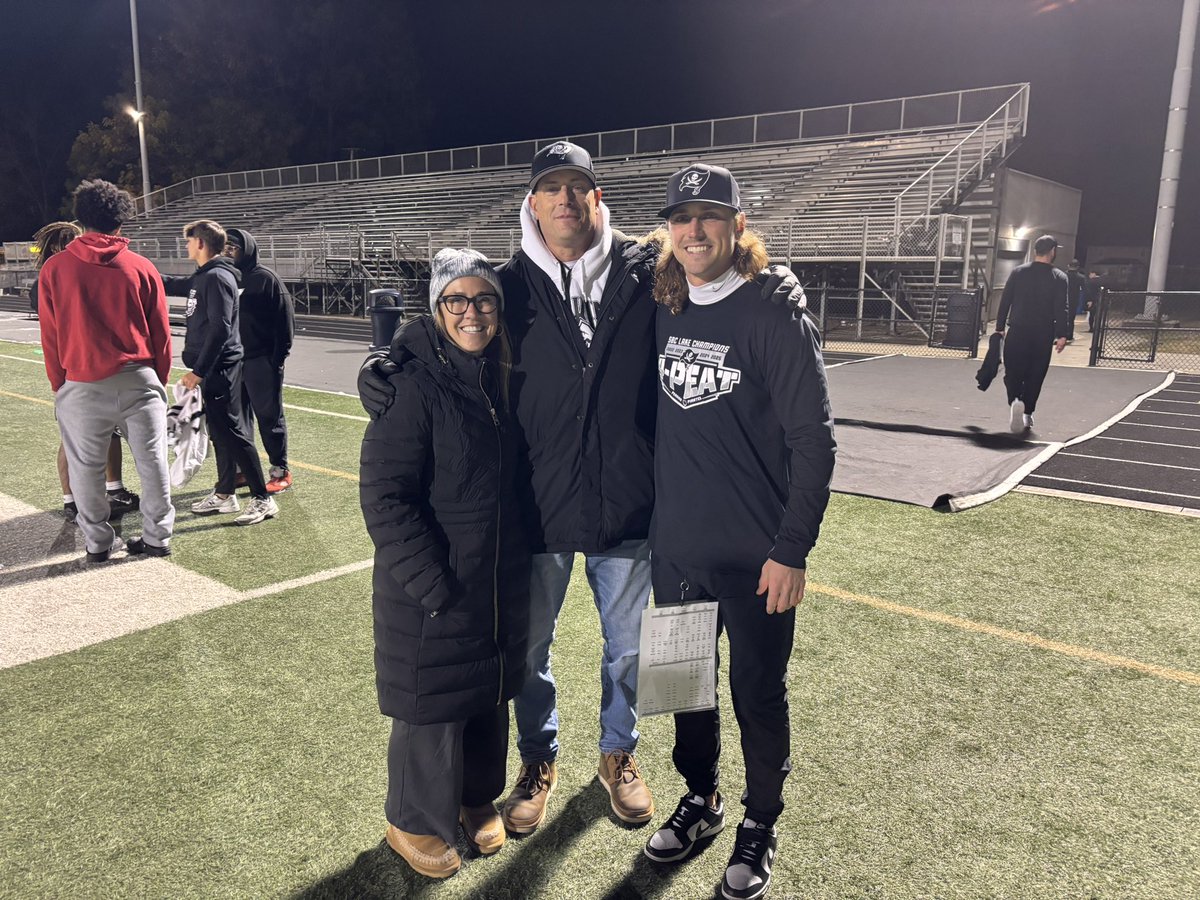 Ksantilly's tweet photo. Great night for our LRB program!They continue to raise the bar high . Also happy for my daughter’s Carlys team as well. On the same night father/daughter  clinched league titles.Jalen also won a league championship this year  as well in 🏈.  
 Very happy for them. https://t.co/TJts1NOXTq