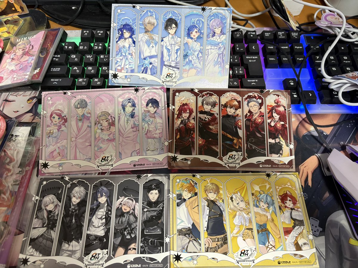 共通衣装のグッズで一部買えなかったから、 周年のカードと缶バッジと