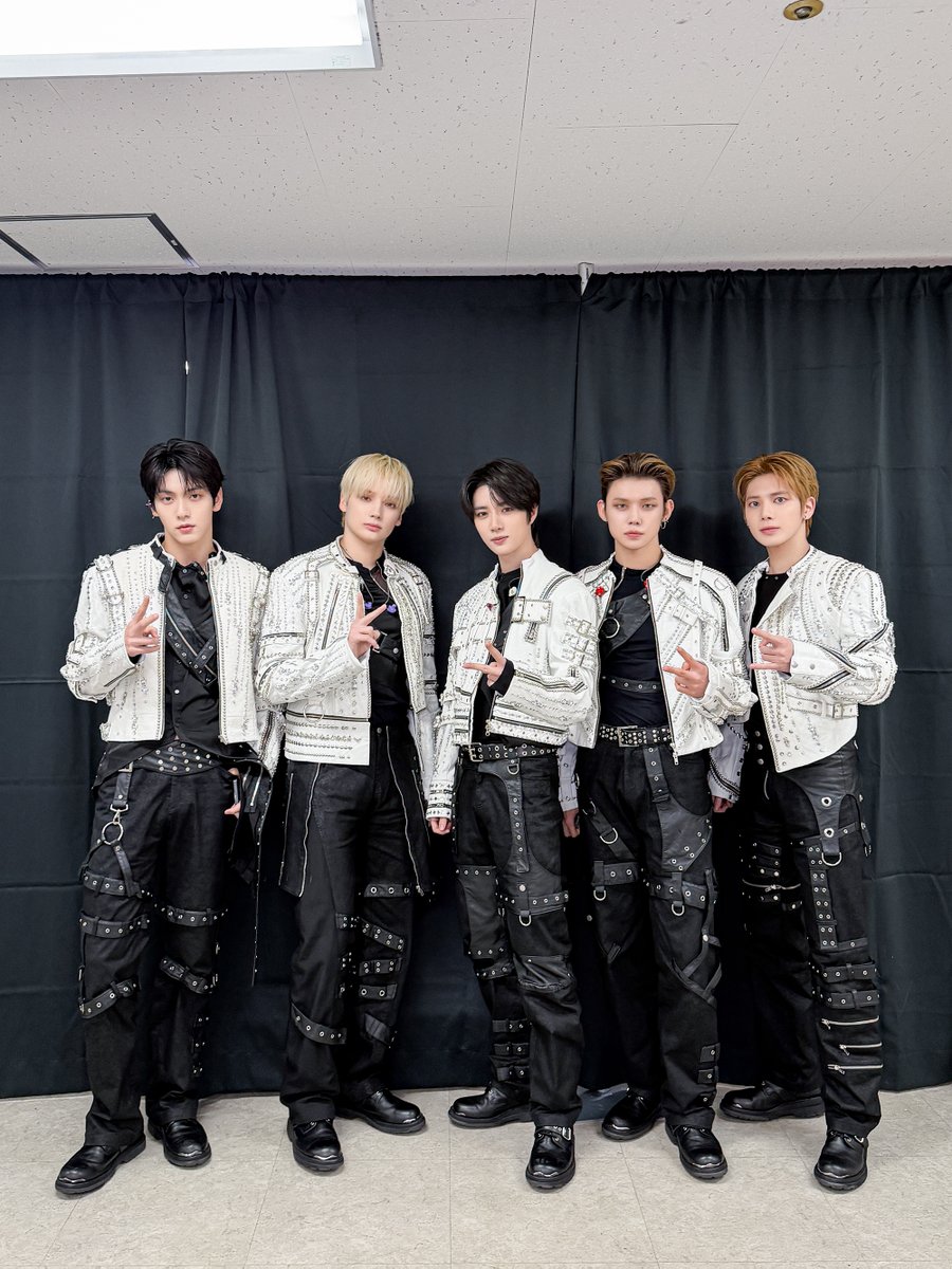 TXT_bighit_jp's tweet image. [#今日のTXT] 260207
TOMORROW X TOGETHER WORLD TOUR &amp;lt;ACT : TOMORROW&amp;gt; IN JAPAN

大阪初日！会場いっぱいの声援と笑顔に心もいっぱいになりました🫶❣️

#TOMORROW_X_TOGETHER #TXT
#ACT_TOMORROW
#TXT_TOUR_ACTTOMORROW
#TXTと過ごす冬