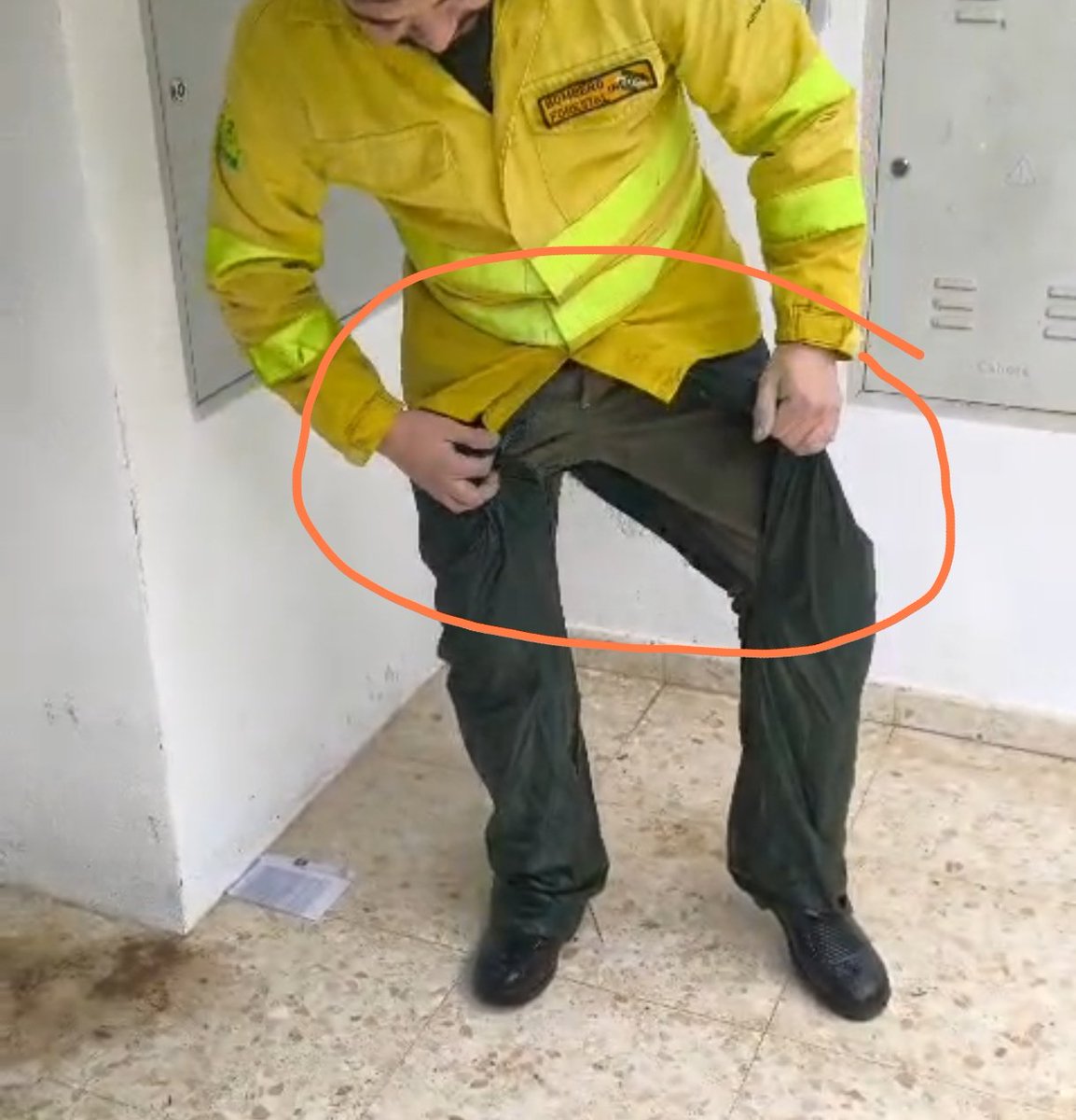 SergioBlanco66's tweet photo. Juanma, Sanz que bien váis equipados. 
Sabéis que INFOCA interviene en emergencias? Que vamos sin EPI y Formación adecuadas a esas intervenciones?  Te paso fotitos. https://t.co/yyhBEyGOZF
