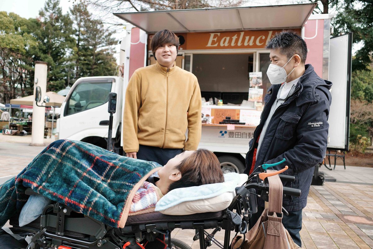 本日は
名古屋・栄エリア
久屋大通庭園フラリエにて
キッチンカー仲間たちとFlarie Valentine Marketに出店しました​！

花と緑に囲まれた素敵な庭園で、
バレンタインシーズンらしい商品が並ぶ
とても雰囲気のいいイベント。

屋外なので少し寒さはありましたが、