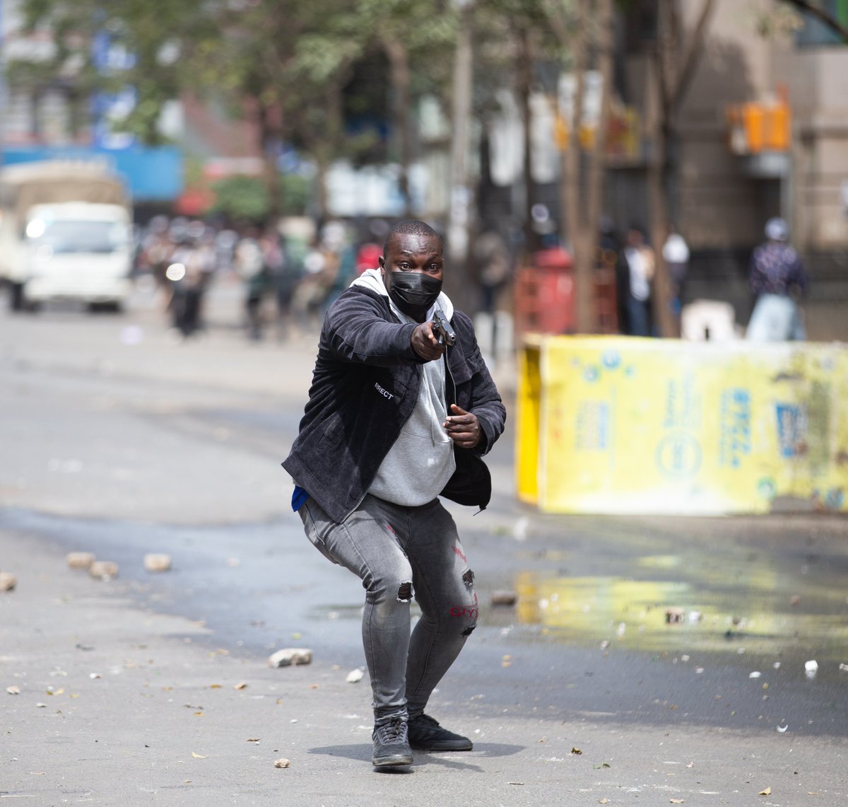 Asswetooo's tweet photo. They used police to kill, injure and torture us for asking for accountability, never forget. We now have a chance to send Ruto packing without maandamano #RutoMustGo https://t.co/0pK01XV2Zw