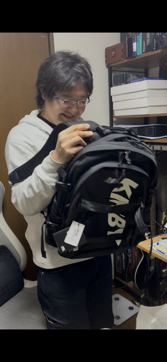 三倉さんにカービィニューエラリュックをサプライズプレゼントよ〜