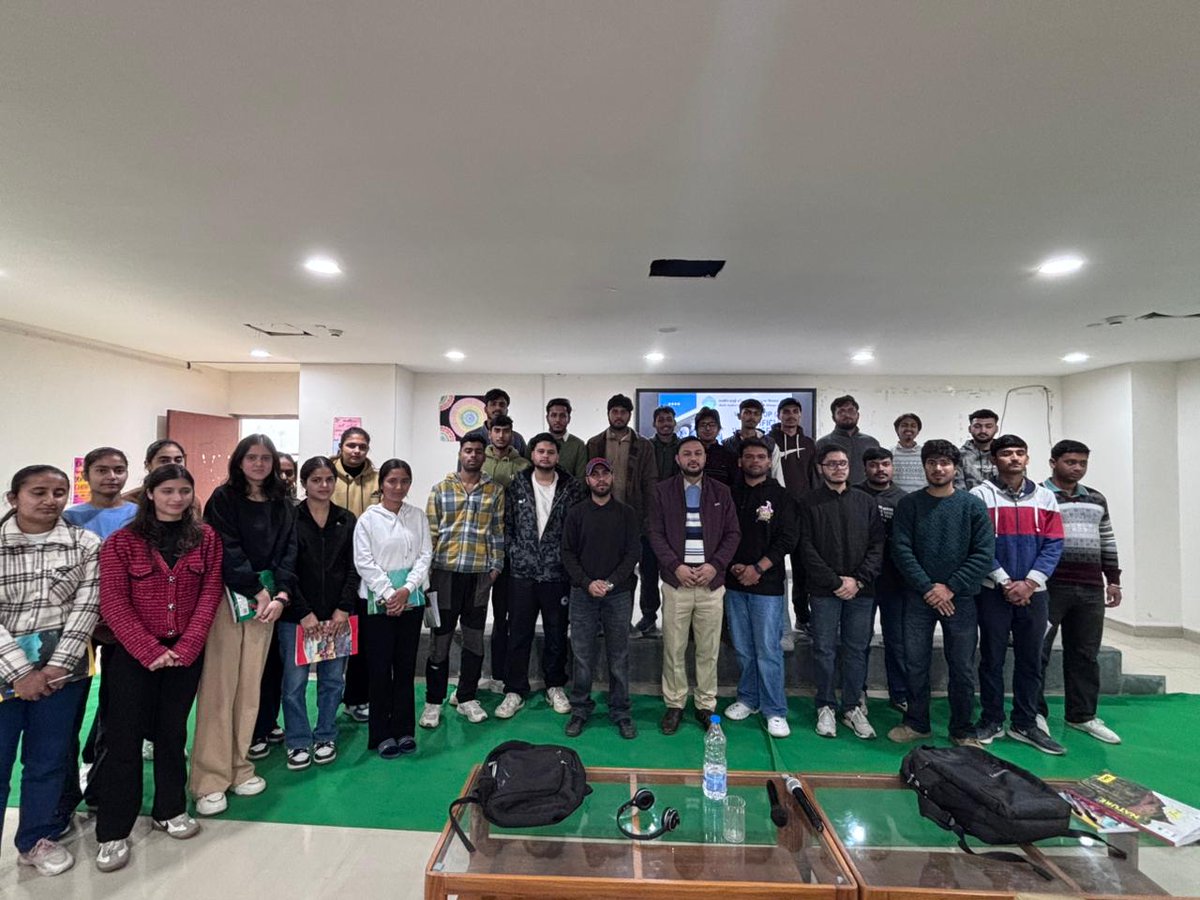 ghecbilaspur_hp's tweet photo. Insightful session by Mr. Ajay Mokta (Unisole) on AI applications and future tech.
Organized under the guidance of the Director-cum-Principal and coordinated by Dr. Shashi Gurung, HOD (CSE).
#AI #ArtificialIntelligence #GHEC #CSE #TechWorkshop #Unisole #Innovation https://t.co/TcWHH9EYuj