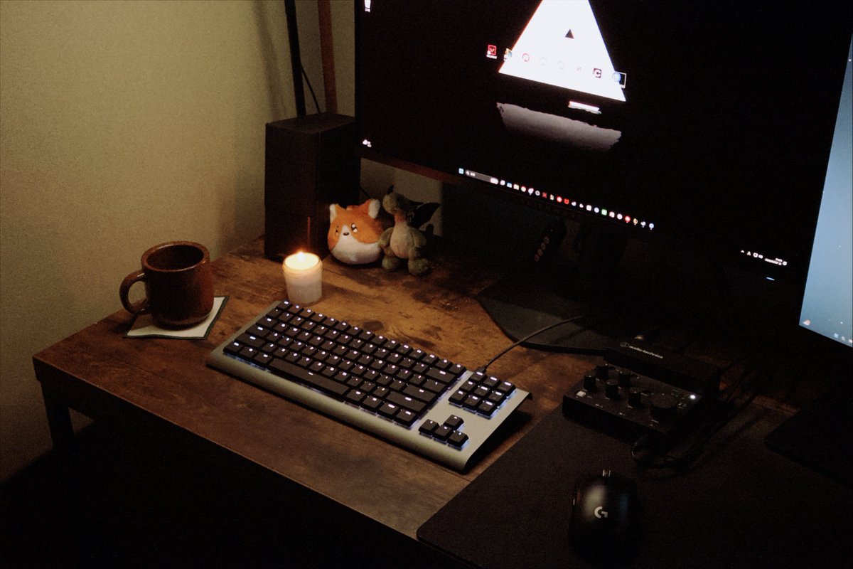aki404_com's tweet photo. LoLで初めてダイヤモンドなれました
8年ぶりにキーボードを買い替えました https://t.co/K11yV5Qyxd