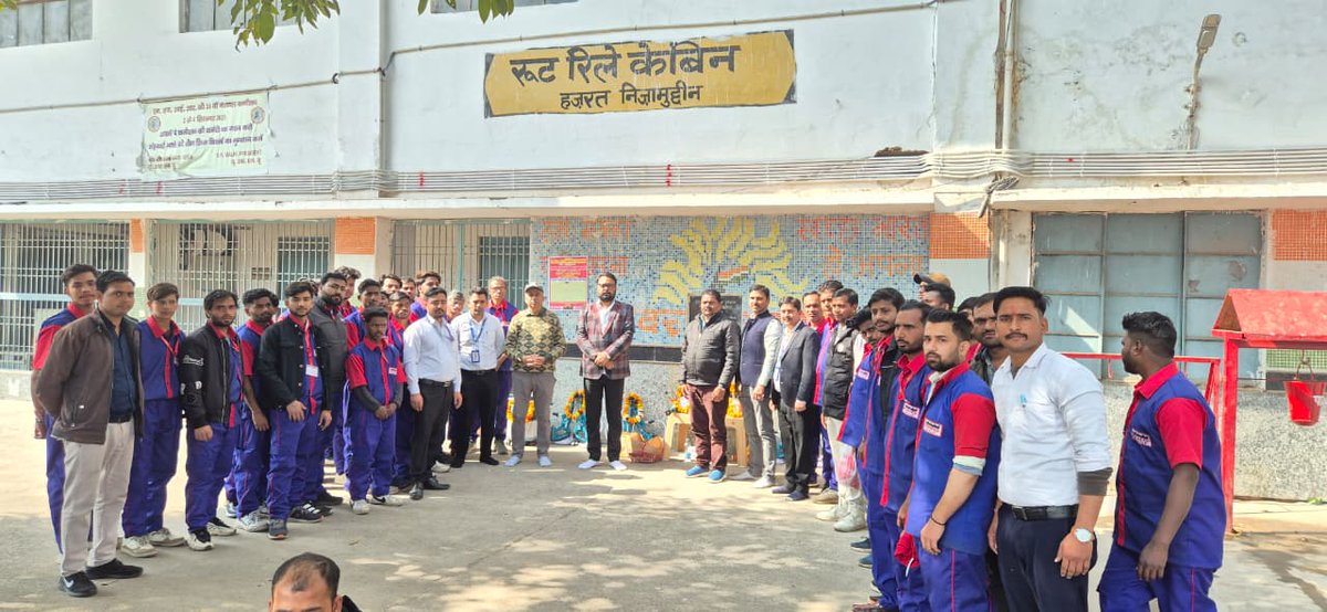Kinggrouppvtltd's tweet photo. Proud to announce the successful commencement of work at the MCC Nizamuddin – KFSPL site Today.
Another milestone is achieved as we move forward with momentum. 💐🚀 💐🚀
#Kinggroup #ServiceWithPride #IndianRailways #MCCNizamuddin https://t.co/7ggHAWXCz7