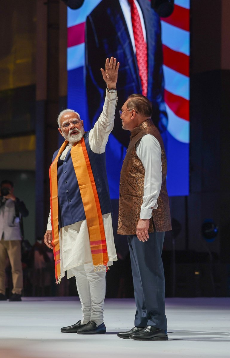 Narendra Modi tweet media