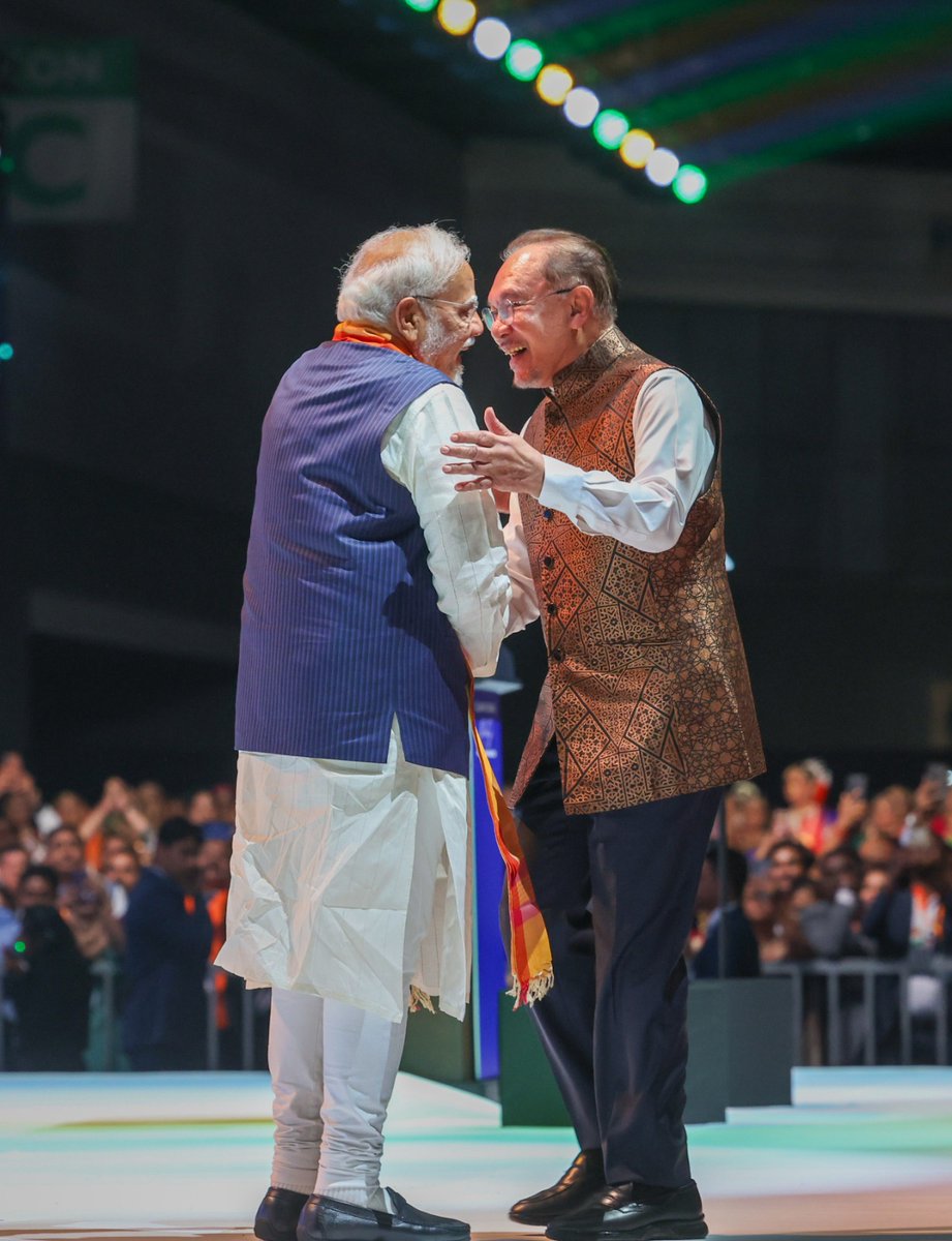 Narendra Modi tweet media