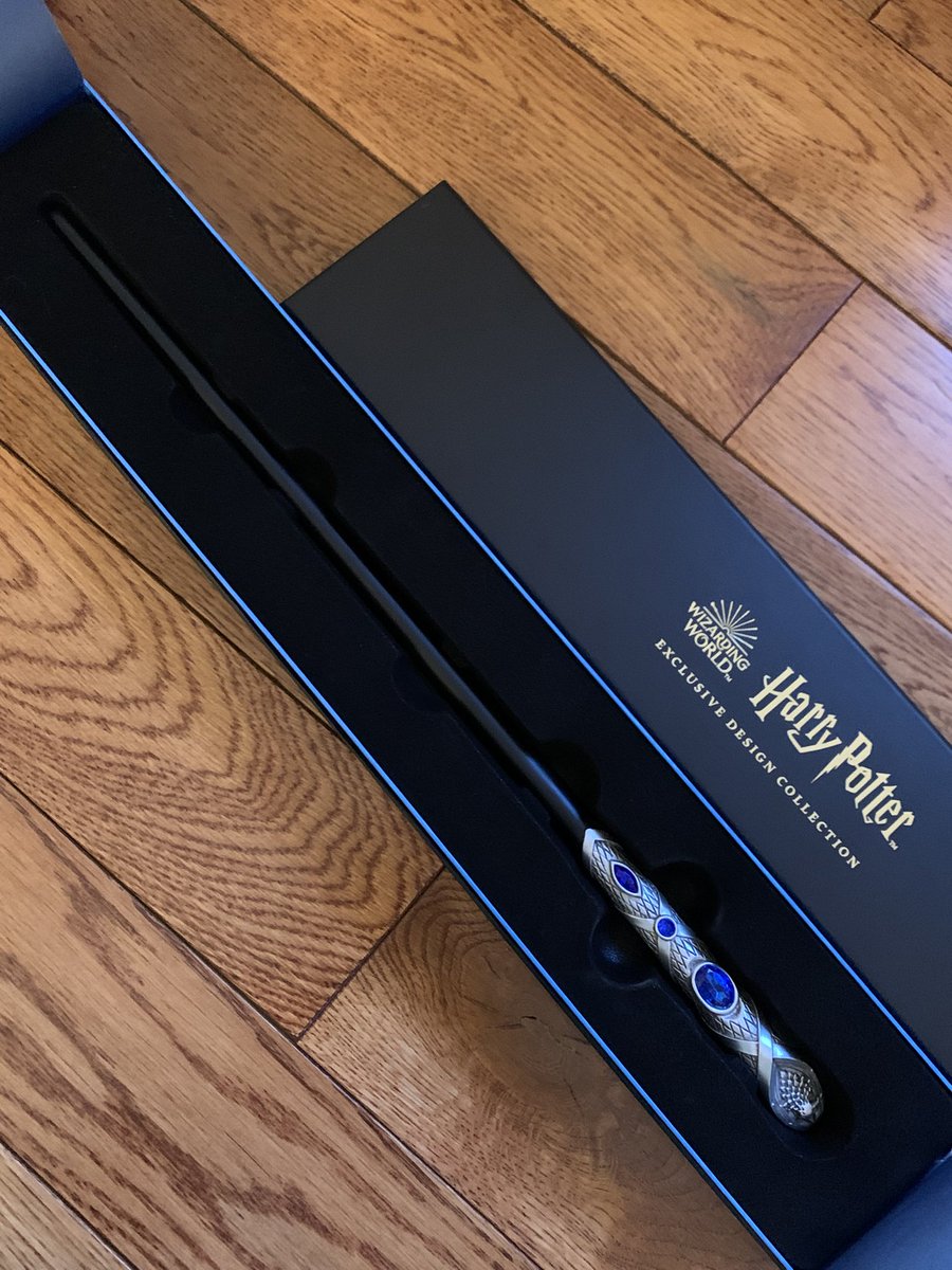 xxxrxeen's tweet image. 래번클로의 보관 컨셉 마법 지팡이 너무 아름다움