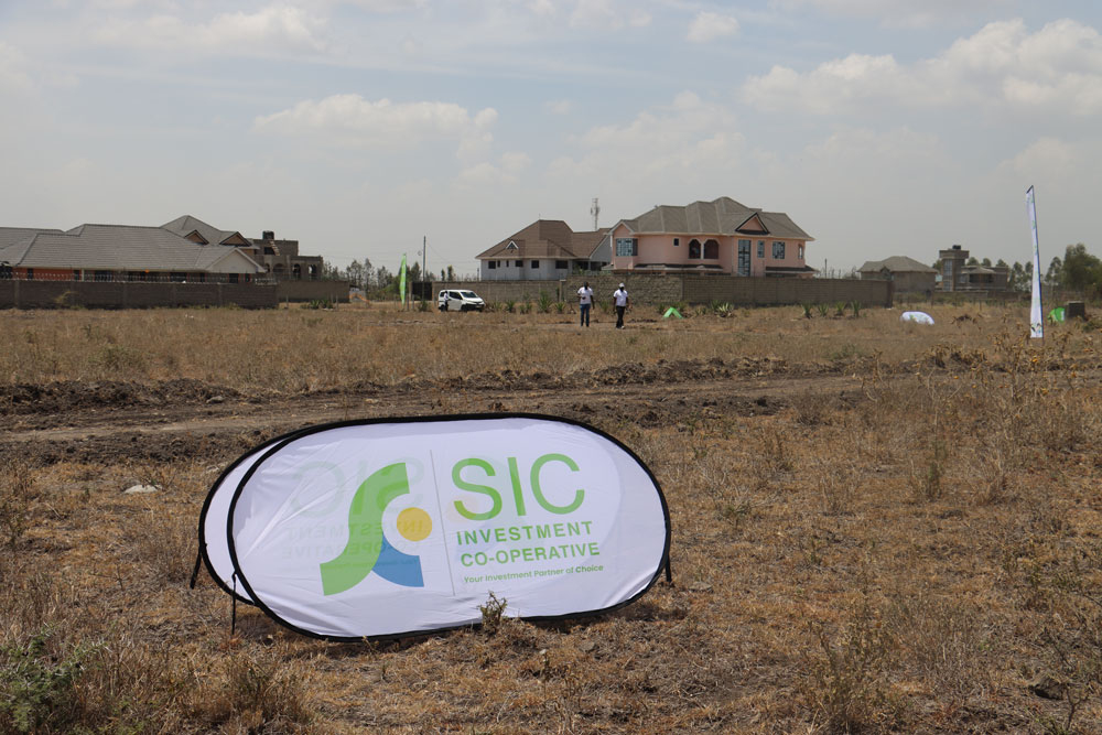 sicinvestment's tweet image. We are officially LIVE on-site in Katani!

Get in touch with us on 0729121212, info@sic.co.ke or via our social media platforms.
Visit sic.co.ke/property/barak… to learn more about Barakah Crescent Katani

#RealEstateKenya #Katani #PropertyInvesting #BarakahCrescent #SIC