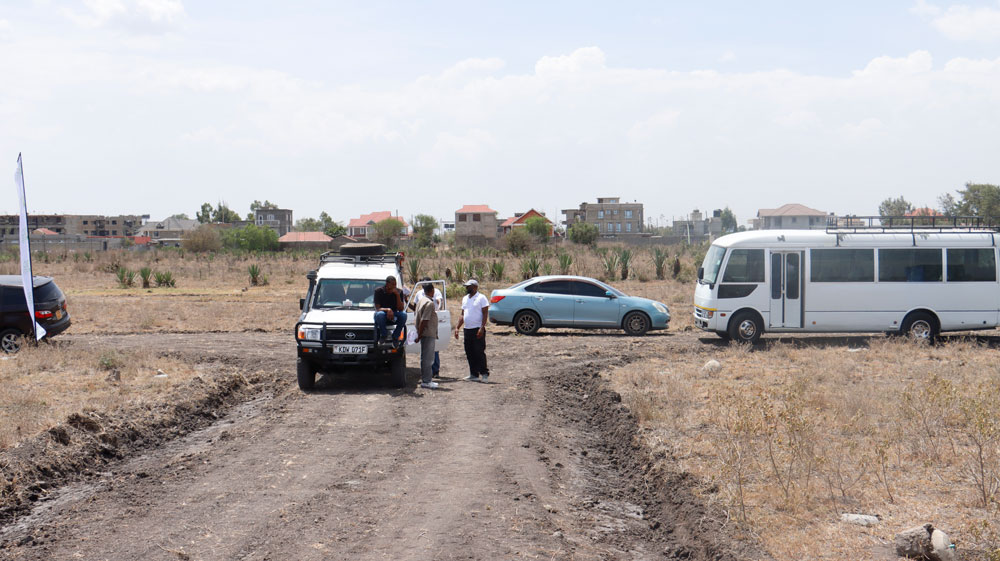 sicinvestment's tweet image. We are officially LIVE on-site in Katani!

Get in touch with us on 0729121212, info@sic.co.ke or via our social media platforms.
Visit sic.co.ke/property/barak… to learn more about Barakah Crescent Katani

#RealEstateKenya #Katani #PropertyInvesting #BarakahCrescent #SIC