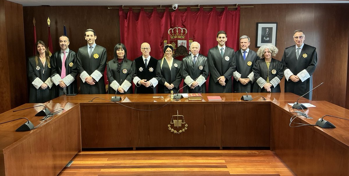 tsjn's tweet photo. ⚖️Toman posesión dos nuevos jueces destinados en #Navarra

📄Nota informativa:
https://t.co/nafLWXKxyk https://t.co/piPSxjOP0I