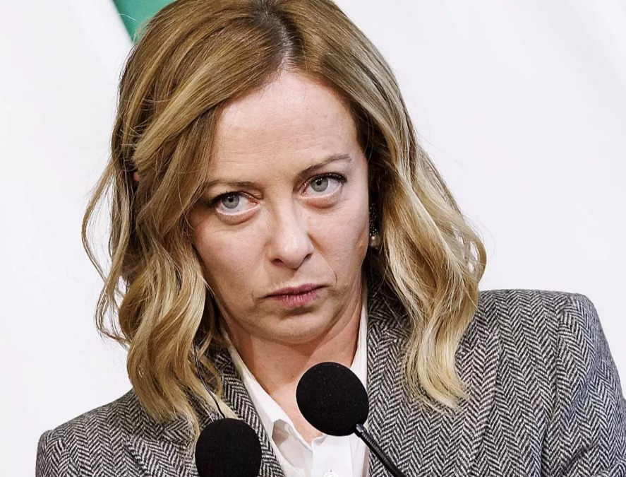 MarioNawfal's tweet image. 🇮🇹 After riots in Turin left 108 officers injured, Meloni’s government isn’t messing around. 

A hardline security decree is moving ahead, giving police more power to stop unrest before it spirals, including preventive detention and stronger legal protections. 

Street violence…