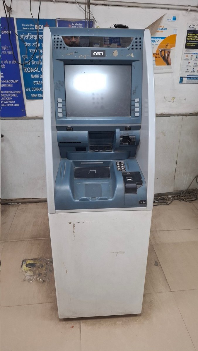 kuldeep2k's tweet photo. @BankofIndia_IN @RBI @RBIsays I visit Vishnu Garden branch today at 4.20 pm for CDM use there employee said bank is closed and forcefully power off the CDM. I just want to ask after banking hour we can not use CDM. And there employee argument me to go out side the branch. https://t.co/Aq5CpemNPy