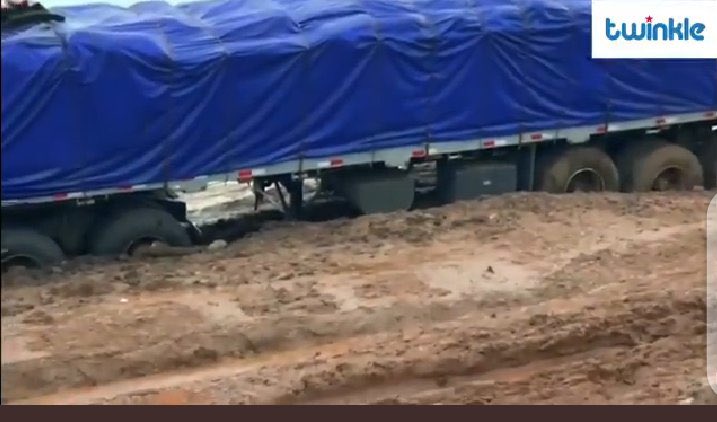 The same Iṣeyin road under Ajimọbi.

It’s good that not everyone is a fool in this state.