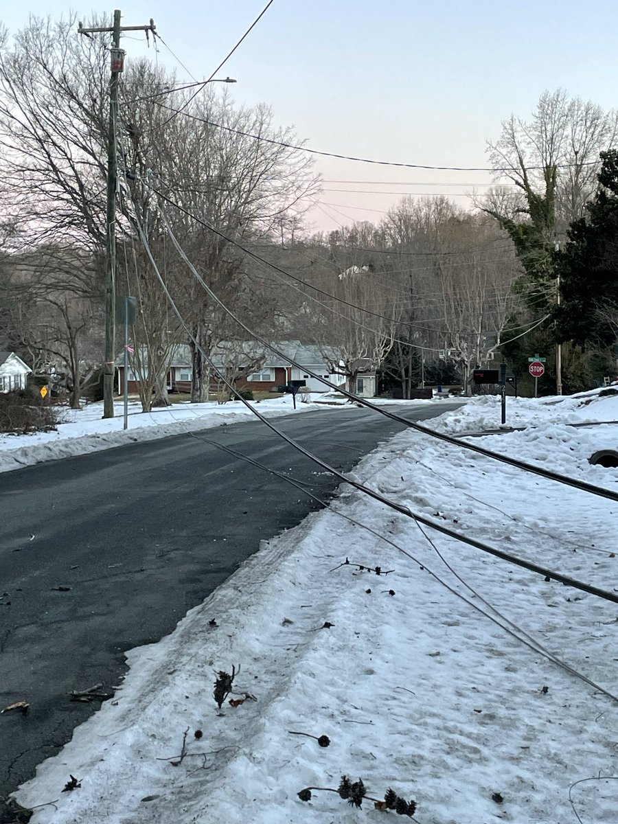 cityofwsfire's tweet image. ⚠️ Strong winds are moving in today along with colder air. WSFD are already out responding to downed trees and power lines. Please stay alert and safe. #WSFire