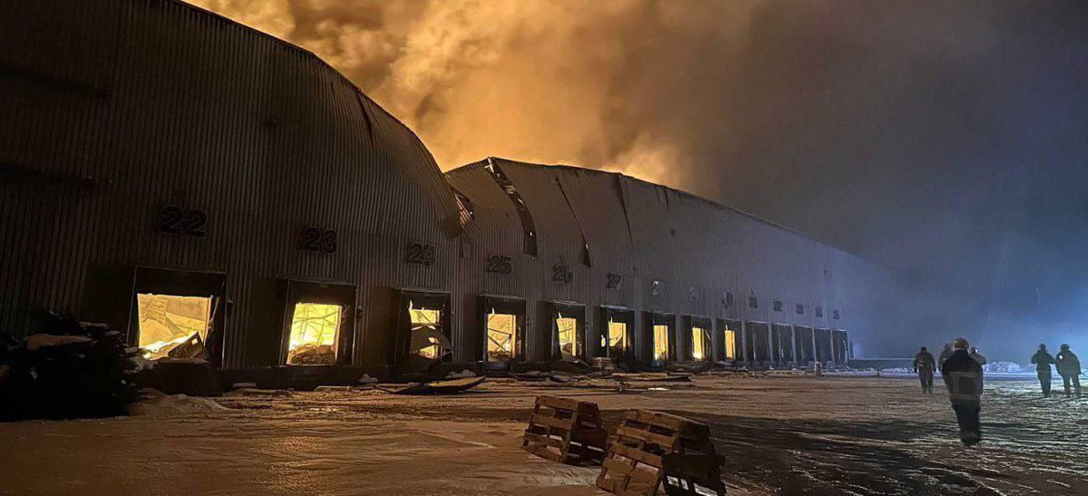 Склад Рошен детонировал всю ночь и его до сих пор не могут потушить. Остается только догадываться какой химией совестливый кондитер Порошенко пичкает хохлов

Рошен - шоколад который взрывает