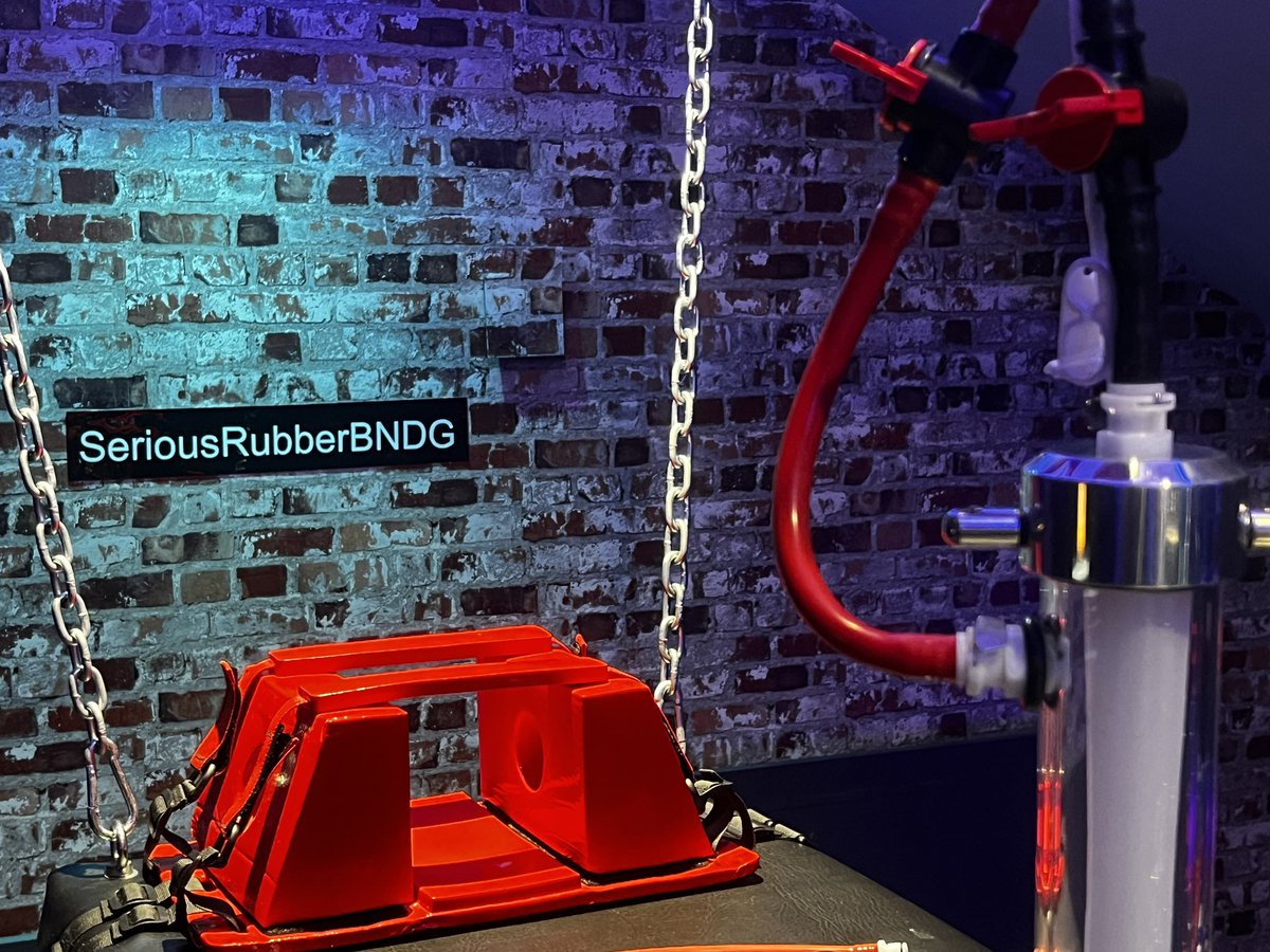 SeriousRubberBNDG tweet media