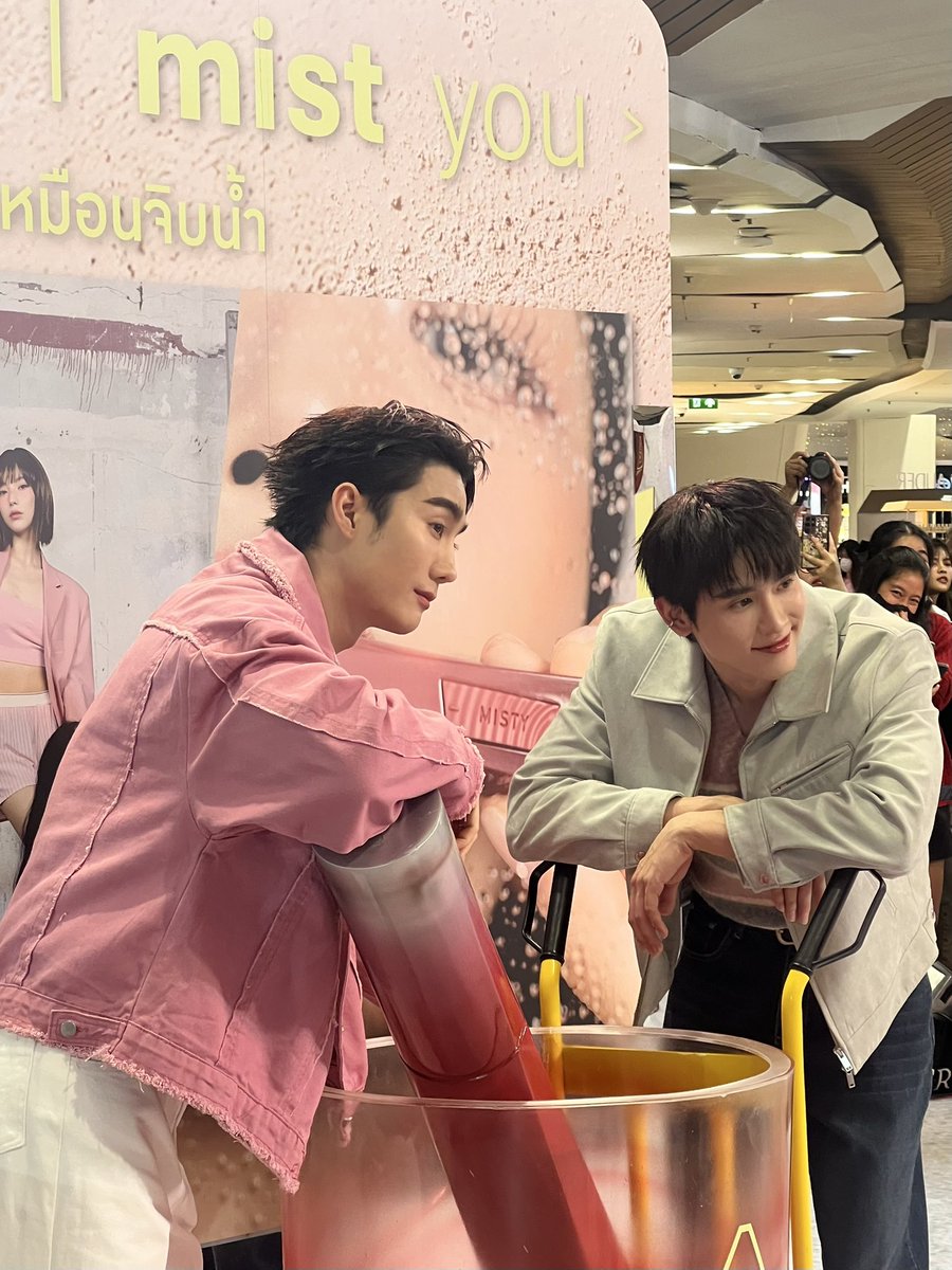 ลุควันนี้ได้ไหมทุกคน ใจสั่นไปหมด 😭😭สมกับมาแบรนด์เมคอัพเกาหลี อปป้ามากกกก 🫠🫠

FORCEBOOK 3CE MISTYVELVET
#ForceBookx3CEIVELMISTYOU