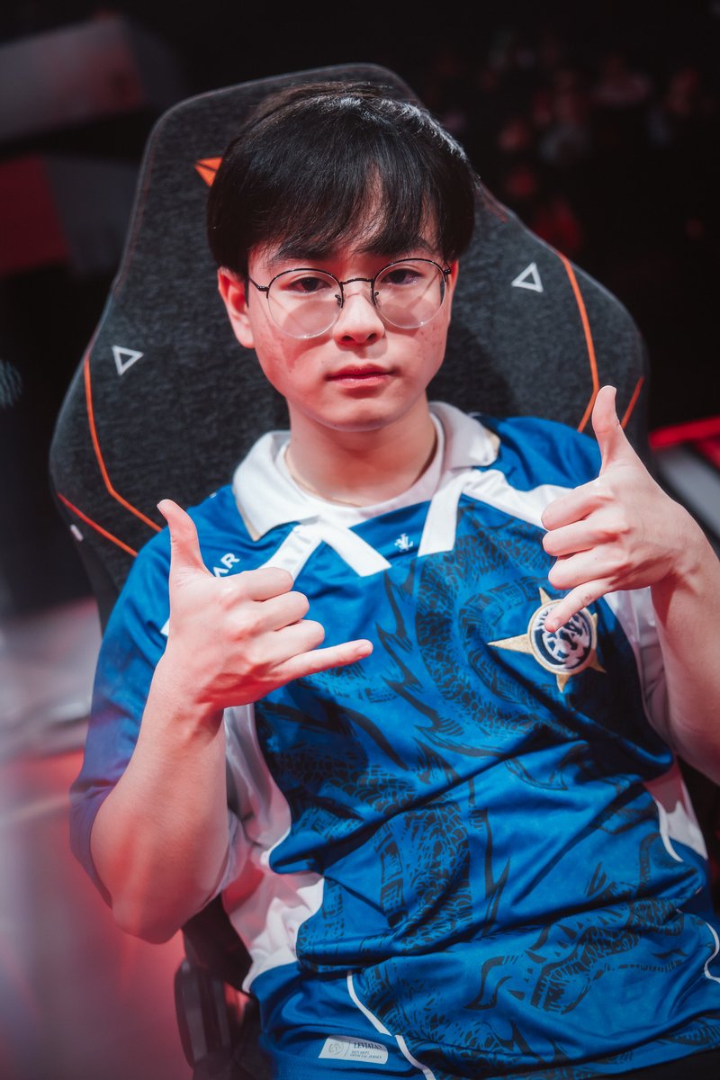 🏅 SUPER RODADA DO VCT AMERICAS KICKOFF HOJE (sábado):

17h | 🇺🇸 100 Thieves x Evil Geniuses 🇺🇸
20h | 🇺🇸 Cloud9 x Leviatan 🇦🇷🇧🇷
23h | 🇺🇸 NRG x G2 🇺🇸

Pelo DG e pelas crianças da LEV. 🫸